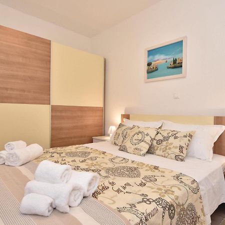 Lovely Home In Split With Jacuzzi Exterior photo