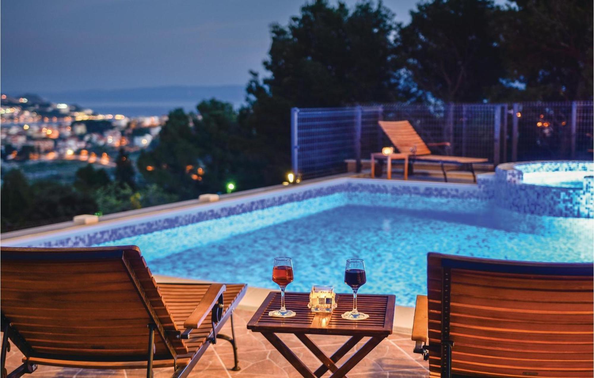 Lovely Home In Split With Jacuzzi Exterior photo